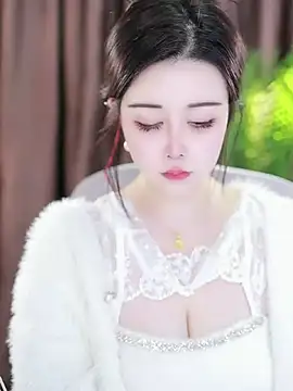 Qiaoqiao  online show from 02-03-25, 04:41