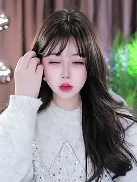 Qiaoqiao  online show from 02-21-25, 08:29