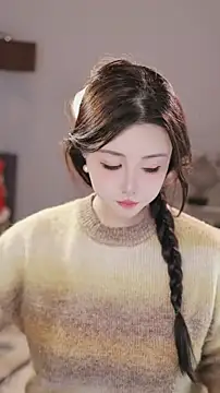 Qiaoqiao  online show from 12-19-25, 04:25