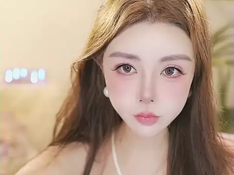 Snapshot of Qiaoqiao_ chatting on 06-25-26, 04:00 Qiaoqiao online show from 06-25-26, 04:00