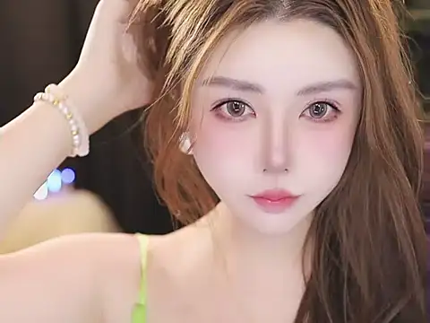 Snapshot of Qiaoqiao_ chatting on 07-17-26, 04:45 Qiaoqiao online show from 07-17-26, 04:45