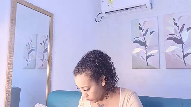 Snapshot of flavia_cruz chatting on 06-16-26, 11:57 flavia cruz online show from 06-16-26, 11:57