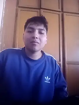 Snapshot of LoganFinds chatting on 12-18-25, 02:45 LoganFinds online show from 12-18-25, 02:45