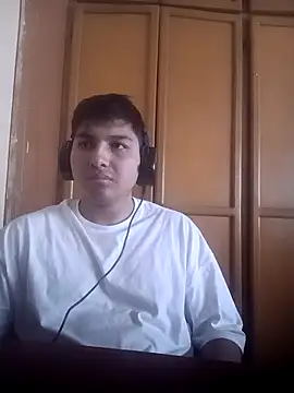 Snapshot of LoganFinds chatting on 12-22-25, 07:44 LoganFinds online show from 12-22-25, 07:44