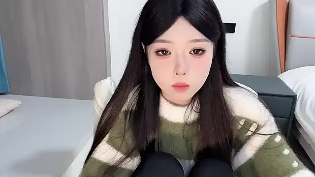 Snapshot of Q-ing chatting on 01-07-25, 01:46 Q-ing online show from 01-07-25, 01:46