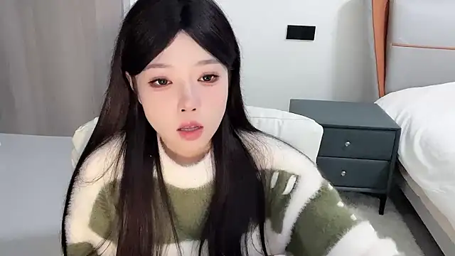 Snapshot of Q-ing chatting on 01-07-25, 04:48 Q-ing online show from 01-07-25, 04:48