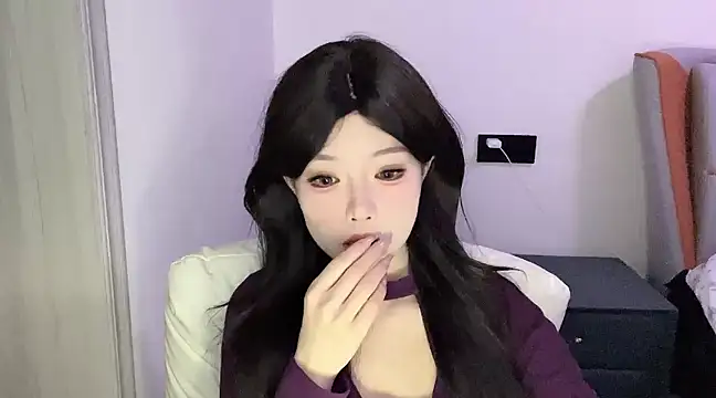 Snapshot of Q-ing chatting on 03-06-25, 07:36 Q-ing online show from 03-06-25, 07:36