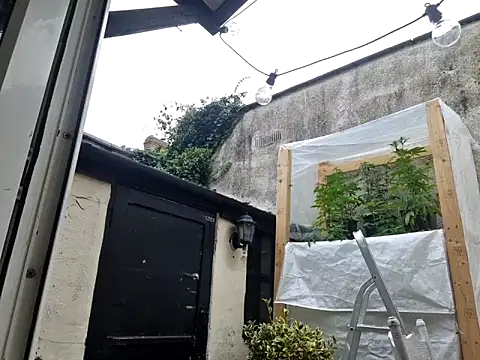 Snapshot of stavroun chatting on 09-10-25, 04:18 stavroun online show from 09-10-25, 04:18