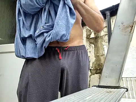 Snapshot of stavroun chatting on 09-23-25, 03:15 stavroun online show from 09-23-25, 03:15