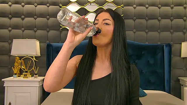 LeyaCass online show from 04-14-26, 03:01