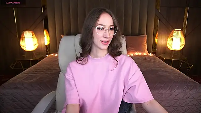 Snapshot of Evelyn_Rush chatting on 03-23-25, 03:54 Evelyn Rush online show from 03-23-25, 03:54
