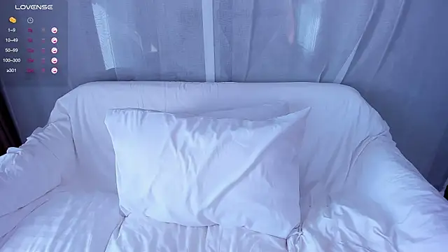 Snapshot of CutieEllie chatting on 12-30-24, 07:26 CutieEllie online show from 12-30-24, 07:26