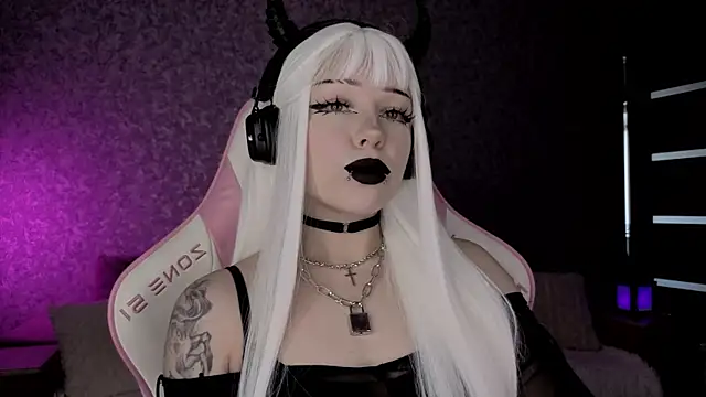 Snapshot of meowceline chatting on 06-18-26, 10:30 meowceline online show from 06-18-26, 10:30