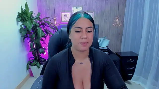 Xisu  online show from 12-12-24, 03:43