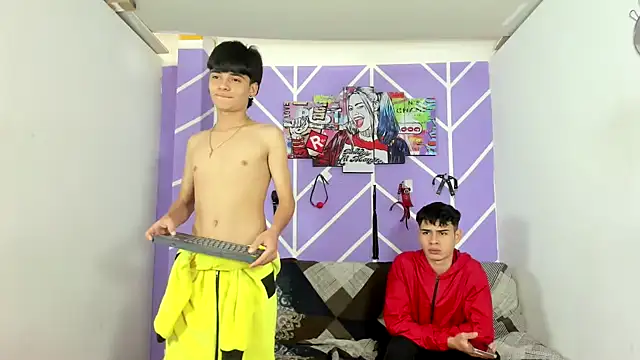 Snapshot of Fresahot2005 chatting on 12-01-24, 08:09 Fresahot2005 online show from 12-01-24, 08:09