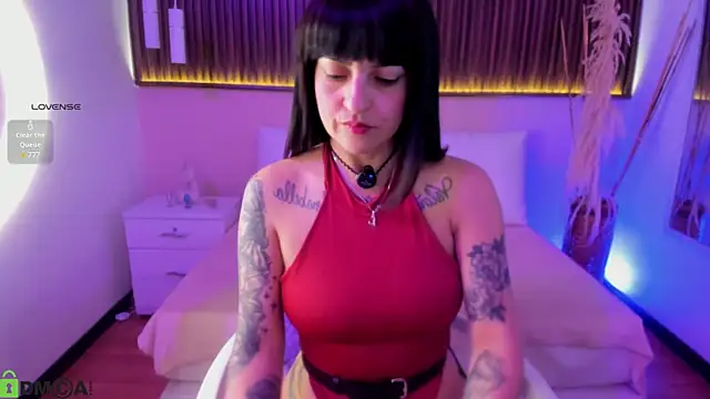 Snapshot of Liz_grey_ chatting on 06-12-26, 03:16 Liz grey online show from 06-12-26, 03:16
