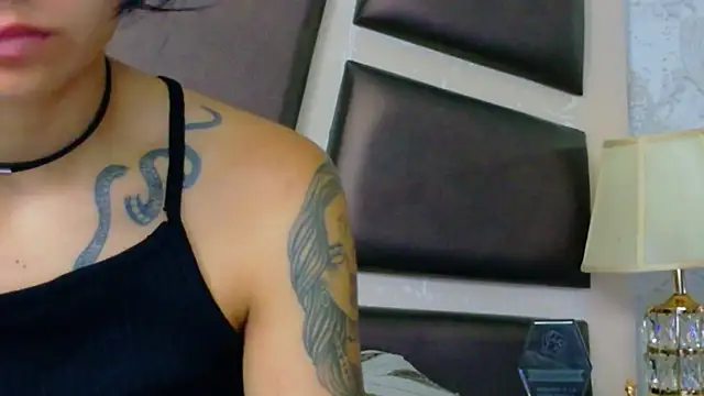 Snapshot of NicoleEsposito chatting on 07-04-26, 12:55 NicoleEsposito online show from 07-04-26, 12:55