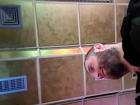 Snapshot of Zlyzloba21 chatting on 10-16-25, 11:39 Zlyzloba21 online show from 10-16-25, 11:39