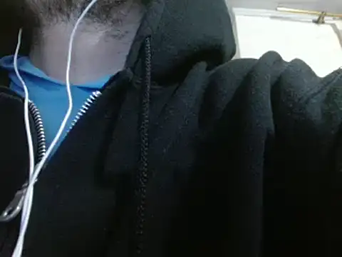 Snapshot of camiloking1720 chatting on 12-11-24, 06:47 camiloking1720 online show from 12-11-24, 06:47