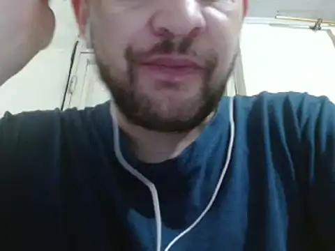 Snapshot of camiloking1720 chatting on 12-13-24, 02:43 camiloking1720 online show from 12-13-24, 02:43