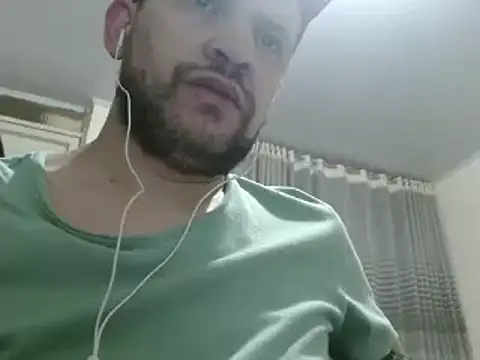 Snapshot of camiloking1720 chatting on 12-19-24, 12:56 camiloking1720 online show from 12-19-24, 12:56