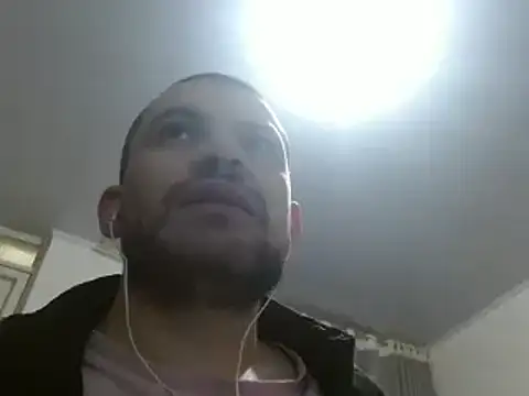 Snapshot of camiloking1720 chatting on 01-12-25, 07:10 camiloking1720 online show from 01-12-25, 07:10