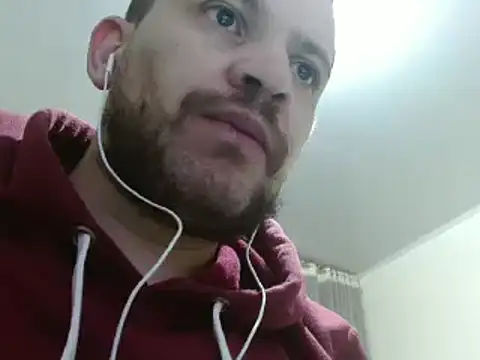 Snapshot of camiloking1720 chatting on 01-18-25, 03:09 camiloking1720 online show from 01-18-25, 03:09