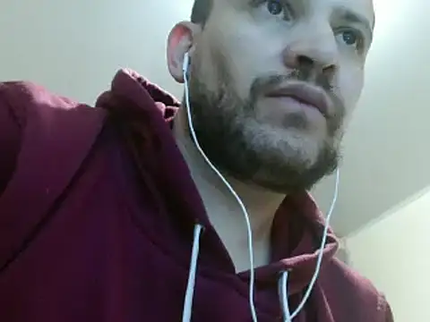 Snapshot of camiloking1720 chatting on 01-18-25, 06:13 camiloking1720 online show from 01-18-25, 06:13