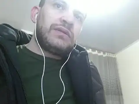 Snapshot of camiloking1720 chatting on 01-19-25, 06:10 camiloking1720 online show from 01-19-25, 06:10