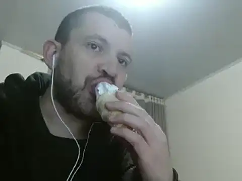 Snapshot of camiloking1720 chatting on 01-20-25, 12:36 camiloking1720 online show from 01-20-25, 12:36