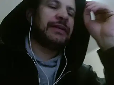 Snapshot of camiloking1720 chatting on 01-24-25, 12:42 camiloking1720 online show from 01-24-25, 12:42