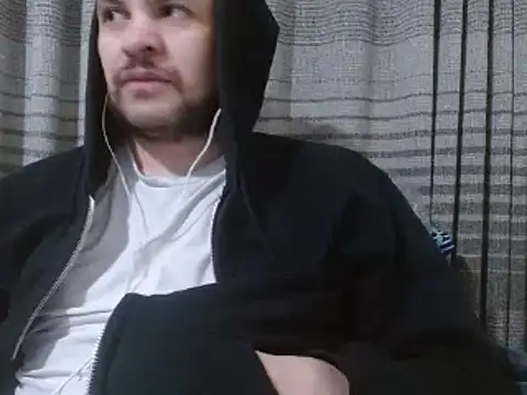 Snapshot of camiloking1720 chatting on 01-27-25, 05:36 camiloking1720 online show from 01-27-25, 05:36