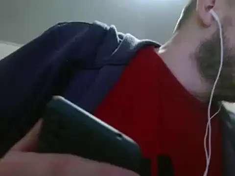 Snapshot of camiloking1720 chatting on 02-08-25, 04:36 camiloking1720 online show from 02-08-25, 04:36