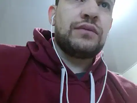 Snapshot of camiloking1720 chatting on 02-26-25, 02:36 camiloking1720 online show from 02-26-25, 02:36