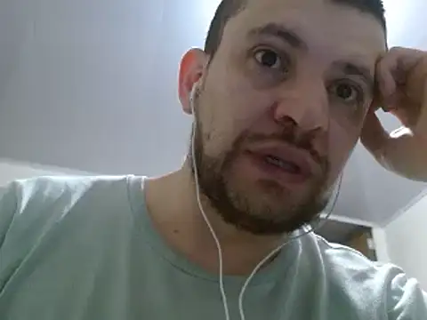 Snapshot of camiloking1720 chatting on 02-26-25, 11:15 camiloking1720 online show from 02-26-25, 11:15