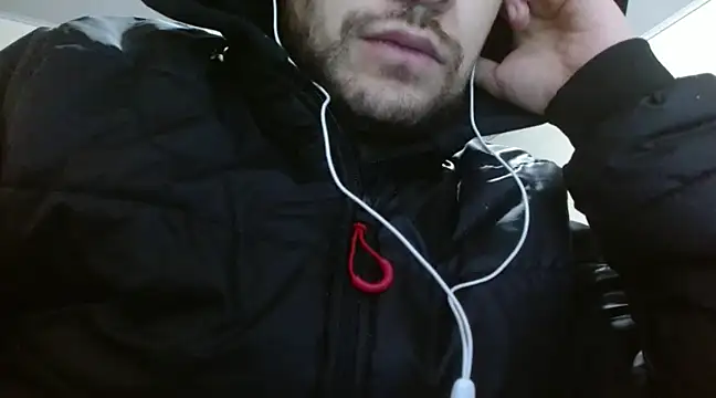 Snapshot of camiloking1720 chatting on 03-13-25, 06:05 camiloking1720 online show from 03-13-25, 06:05