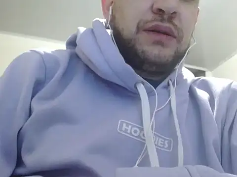 Snapshot of camiloking1720 chatting on 09-21-25, 11:06 camiloking1720 online show from 09-21-25, 11:06