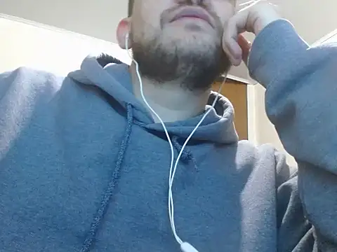 Snapshot of camiloking1720 chatting on 09-27-25, 07:35 camiloking1720 online show from 09-27-25, 07:35