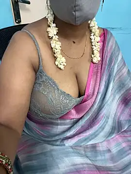 Snapshot of sajeetha chatting on 07-12-26, 08:49 sajeetha online show from 07-12-26, 08:49