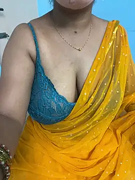 Snapshot of sajeetha chatting on 07-14-26, 02:49 sajeetha online show from 07-14-26, 02:49