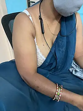 Snapshot of sajeetha chatting on 07-23-26, 02:53 sajeetha online show from 07-23-26, 02:53