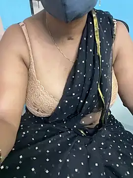 Snapshot of sajeetha chatting on 07-25-26, 03:42 sajeetha online show from 07-25-26, 03:42