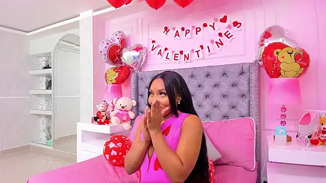Snapshot of HaileeRoberts chatting on 02-14-25, 12:14 HaileeRoberts online show from 02-14-25, 12:14