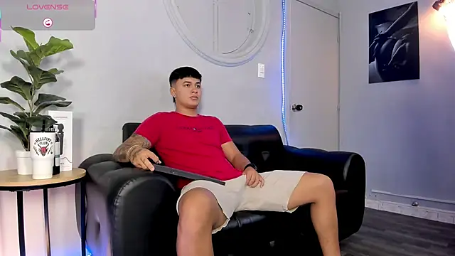 Cristopher strong online show from 05-25-26, 02:01