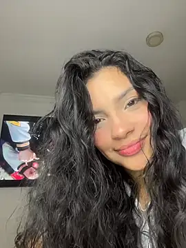 Snapshot of lolaa_staars chatting on 10-11-25, 04:33 lolaa staars online show from 10-11-25, 04:33