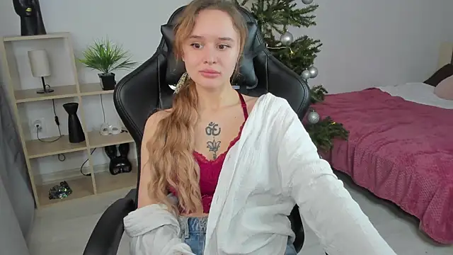 alicexforever online show from 12-19-24, 07:40