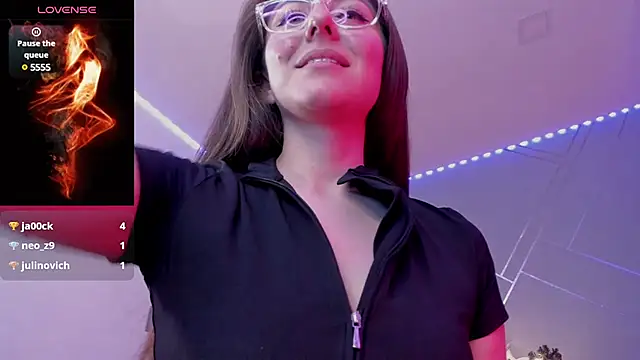 Ich Bin Julia online show from 12-08-24, 07:43