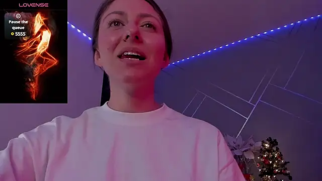 Ich Bin Julia online show from 12-18-24, 05:10