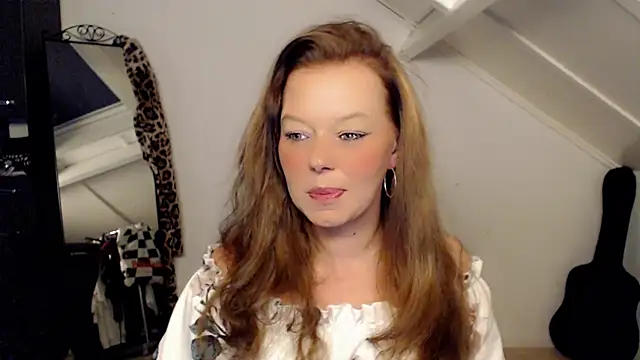 Snapshot of roxanna24 chatting on 03-14-26, 09:09 roxanna24 online show from 03-14-26, 09:09