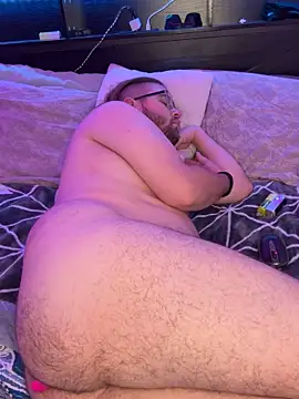 Snapshot of Comfortable_Bite chatting on 11-15-25, 10:59 Comfortable Bite online show from 11-15-25, 10:59